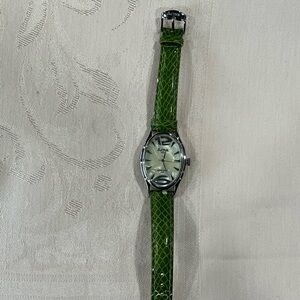 Women’s Green Reptile Pearl Watch